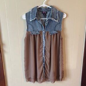 Body Central Denim Top. Boho style